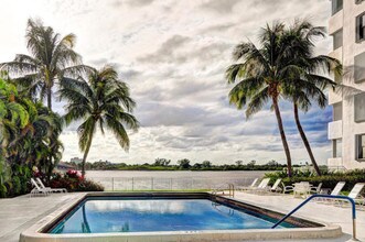 2860 S Ocean Blvd-Unit -402 in Palm Beach, FL - Building Photo - Building Photo