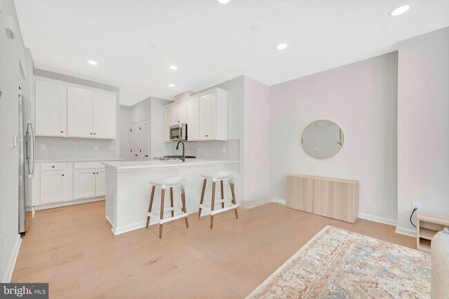 606 Parker Blvd in West Windsor Township, NJ - Building Photo - Building Photo