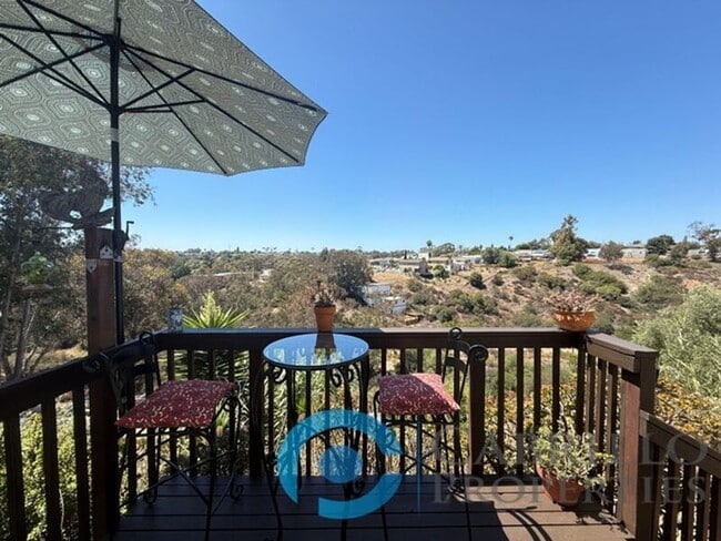 3964 Manzanita Dr in San Diego, CA - Building Photo - Building Photo