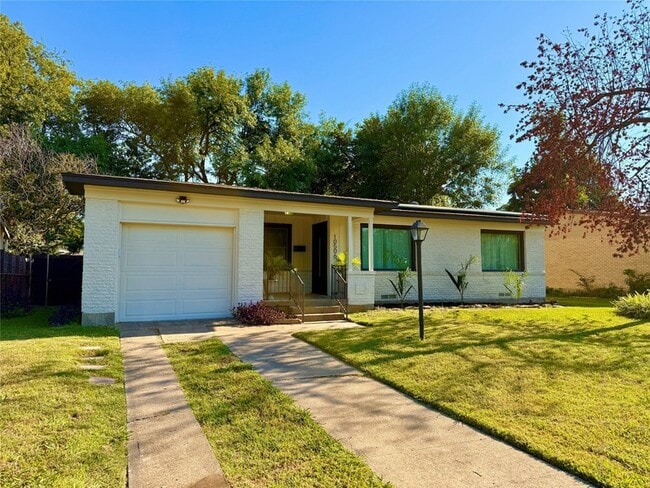 10506 Sandra Lynn Dr in Dallas, TX - Building Photo - Building Photo