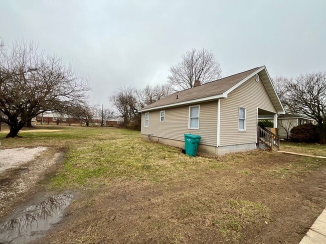 235 Elmont Rd in Sullivan, MO - Building Photo - Building Photo