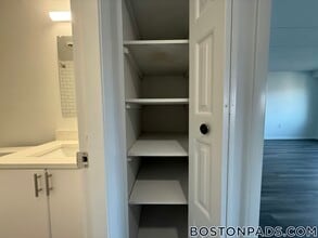 53 Hill Rd in Belmont, MA - Foto de edificio - Building Photo