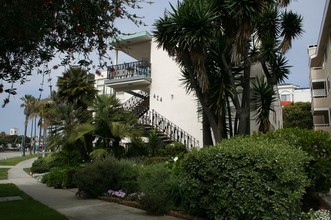 424 Esplanade LLC in Redondo Beach, CA - Foto de edificio - Building Photo