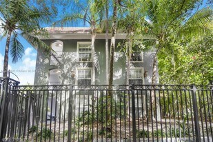 3245 Virginia St in Miami, FL - Building Photo