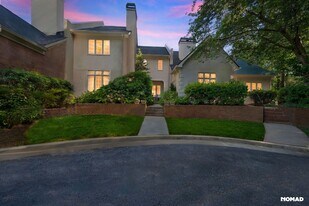 31 Paces W Dr NW in Atlanta, GA - Building Photo