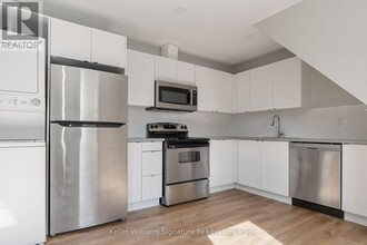 164-164 Picton St E in Hamilton, ON - Building Photo - Building Photo