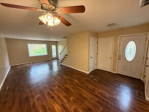 5722 Bluebird Ct in Fort Wayne, IN - Foto de edificio - Building Photo