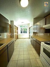 8066 SE Hawthorne Blvd in Portland, OR - Building Photo - Building Photo