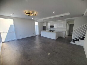 825 Michigan Ave in Miami Beach, FL - Building Photo - Building Photo