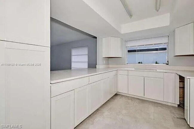 215 SE 24th Ave in Cape Coral, FL - Building Photo - Building Photo