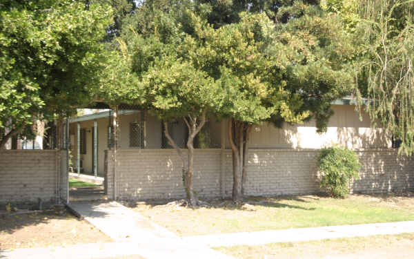 1221-1225 E Vassar Ave in Fresno, CA - Building Photo