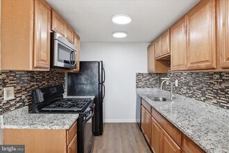 4600 Duke St in Alexandria, VA - Building Photo - Building Photo