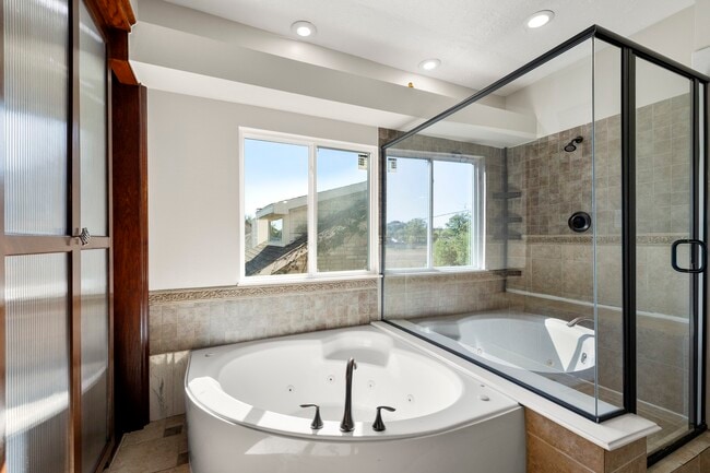 8522 Scenic Green Dr