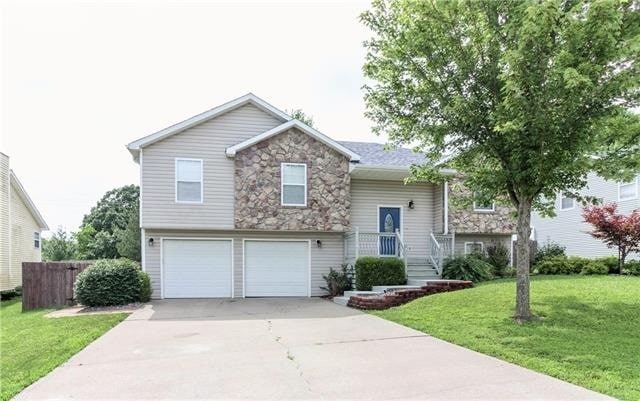 property at 570 SE 115th Rd