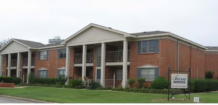 Tara Condominiums in Oklahoma City, OK - Foto de edificio - Building Photo