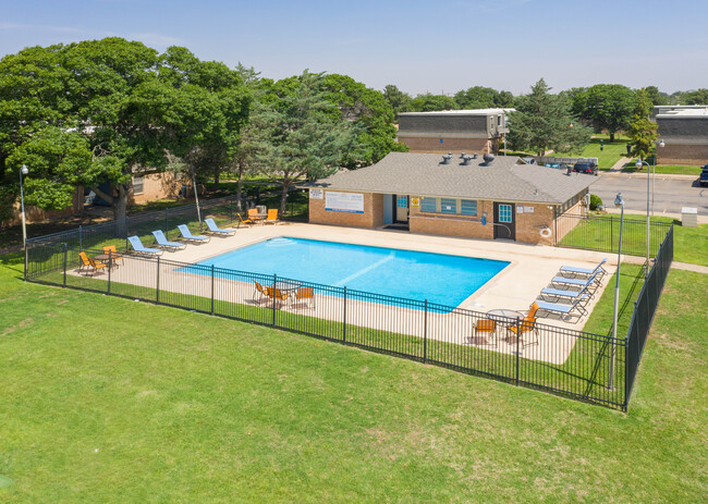 Lubbock Lakeway Apartments in Lubbock, TX - Foto de edificio - Building Photo