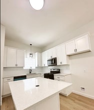 9705 Garcroft St in Houston, TX - Foto de edificio - Building Photo