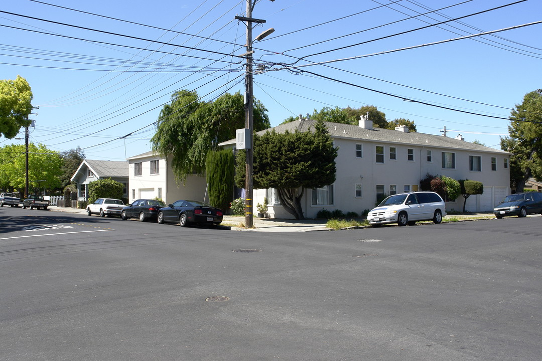 585 Cassia St in Redwood City, CA - Building Photo