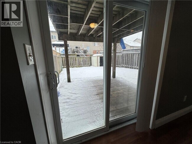 211 Snowdrop Crescent in Kitchener, ON - Building Photo - Building Photo