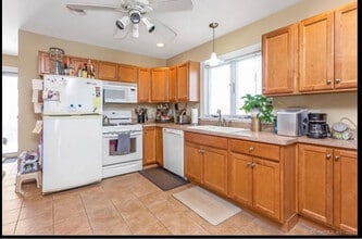 185 King St, Unit 1 in Bridgeport, CT - Building Photo - Building Photo