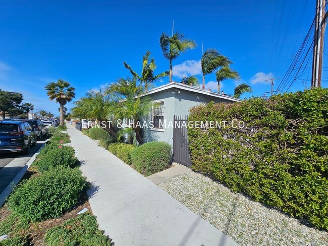 29 W Market St in Long Beach, CA - Building Photo - Building Photo
