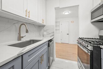 124-16 84th Rd in Queens, NY - Building Photo - Building Photo