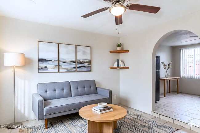 302 W Flores St in Tucson, AZ - Building Photo - Building Photo