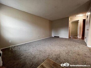 802 Hartford Ave in Des Moines, IA - Building Photo - Building Photo