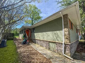 1332 Eubanks Ave in East Point, GA - Building Photo