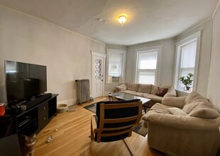 73 Longwood Ave, Unit 1F in Brookline, MA - Building Photo - Building Photo