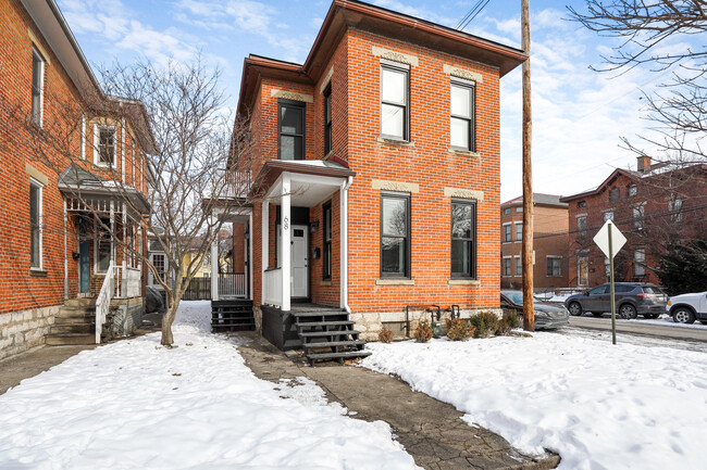 property at 68 E Hubbard Ave