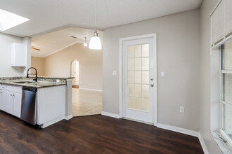 18725 Parade Rd in Hudson, FL - Building Photo - Building Photo