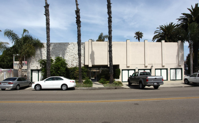 323 14th St in Huntington Beach, CA - Foto de edificio - Building Photo