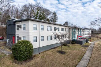 The Flats at Jackson Square -Studio, 1, & 2-Bedroom Flats and Lofts in Oak Ridge, TN in Oak Ridge, TN - Building Photo - Building Photo