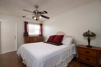 415 NE 2nd St, Unit 228 in Hallandale Beach, FL - Foto de edificio - Building Photo