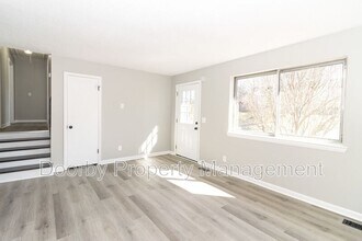 2983 E Freedom Cir in Ooltewah, TN - Foto de edificio - Building Photo