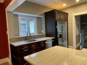 831 Hayes Ave in Oak Park, IL - Building Photo - Building Photo