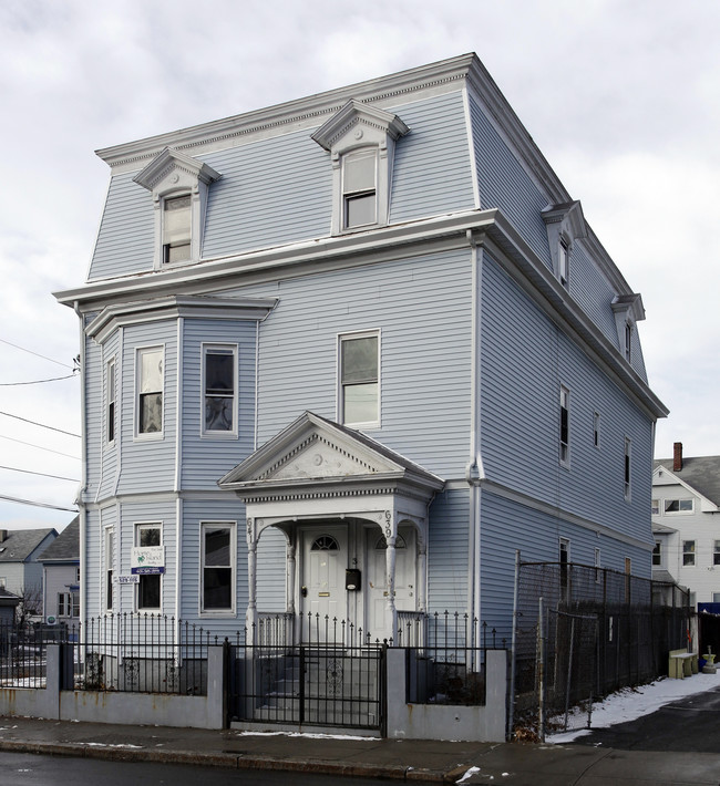 639 Cranston St in Providence, RI - Building Photo - Building Photo