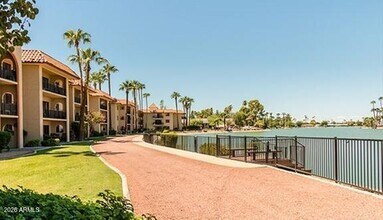 10330 W Thunderbird Blvd in Sun City, AZ - Building Photo - Building Photo