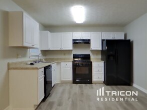 645 Dillon Dr in Douglasville, GA - Building Photo - Building Photo