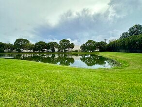 20970 Vía Oleander in Boca Raton, FL - Building Photo - Building Photo
