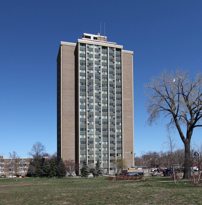 Spring Manor in Minneapolis, MN - Building Photo