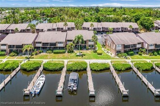 7596 Captains Harbor Dr in Bokeelia, FL - Foto de edificio - Building Photo