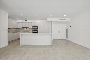9 Island Ave, Unit 1209 in Miami Beach, FL - Building Photo