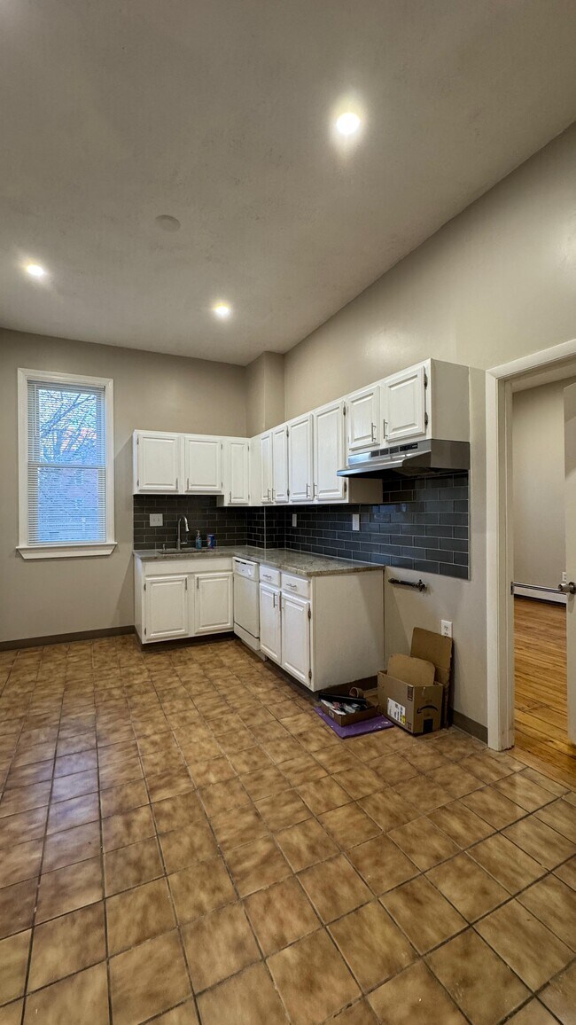 62 River St, Unit 1 in Cambridge, MA - Building Photo - Building Photo