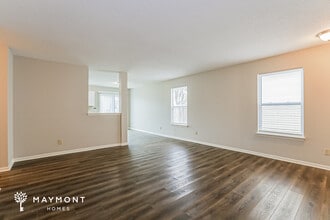 2276 Providence Ct, Unit 301-118 in Greenwood, IN - Foto de edificio - Building Photo