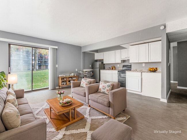 KP Eastland Condominiums in Columbus, OH - Foto de edificio - Building Photo
