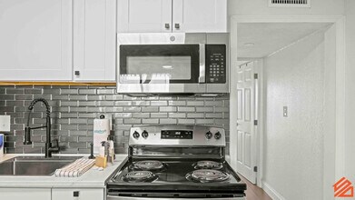 556 Coral Ct, Unit SI ID1502038P in Fort Walton Beach, FL - Building Photo - Building Photo