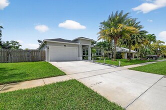 13458 Brixham St in Wellington, FL - Building Photo - Building Photo