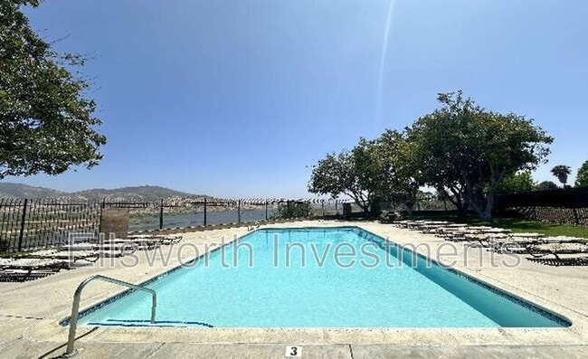 10195 Bluestone Ct in Spring Valley, CA - Building Photo - Building Photo